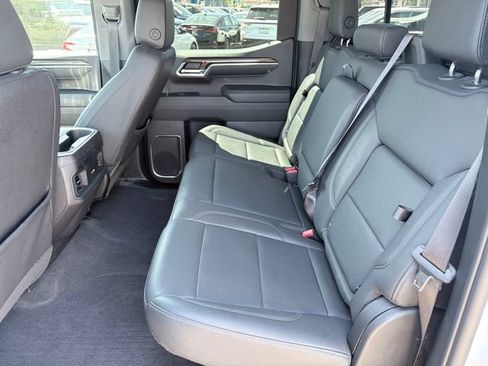 Used 2024 Chevrolet Silverado 1500 LT Trail Boss w/ Convenience Package II AWD/4WD image 7