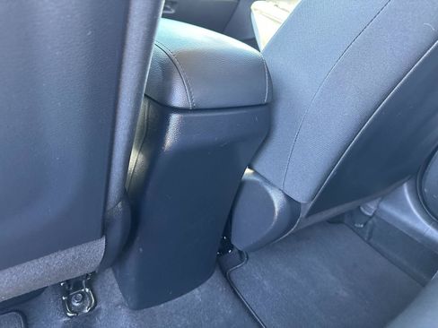 Used 2025 Kia Soul LX w/ LX Technology Package FWD image 12