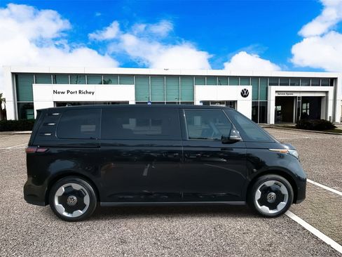 New 2025 Volkswagen ID. Buzz Pro S image 9