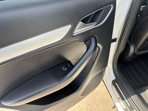 Used 2018 Audi Q3 2.0T Premium image 34