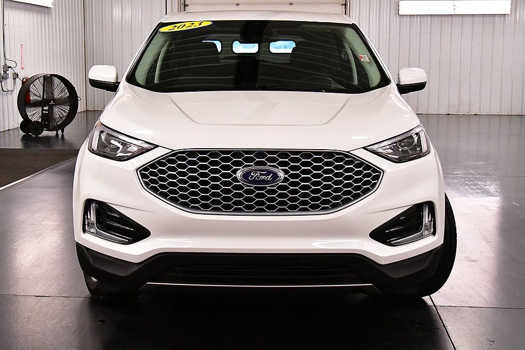Used 2023 Ford Edge SEL w/ Convenience Package AWD/4WD image 2