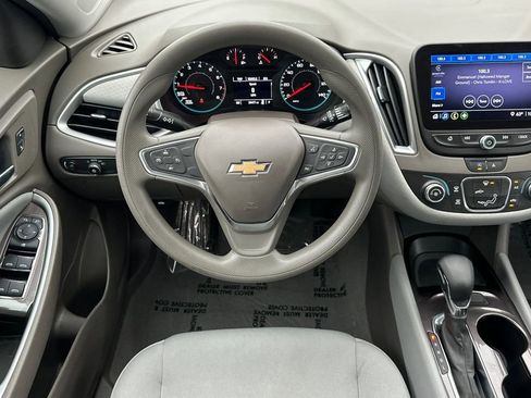 Used 2021 Chevrolet Malibu LS image 16