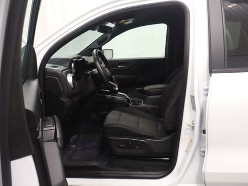 Used 2023 Chevrolet Colorado LT w/ LT Convenience Package II AWD/4WD image 13