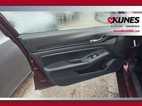 Used 2024 Nissan Altima 2.5 SV image 20