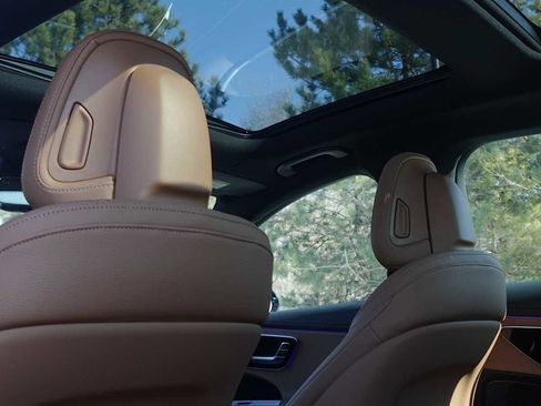 Used 2025 Mercedes-Benz E 350 4MATIC Sedan image 28