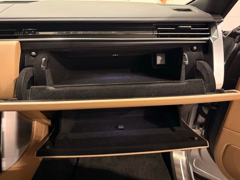 Used 2025 Land Rover Range Rover SE image 30