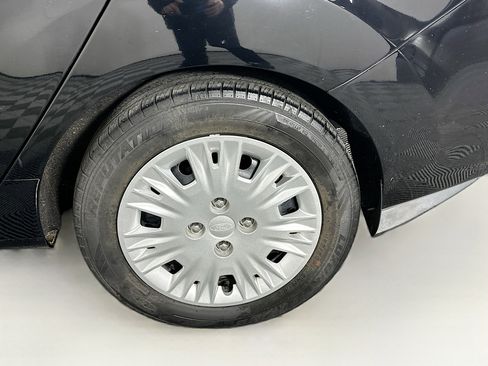 Used 2019 Ford Fiesta S image 11