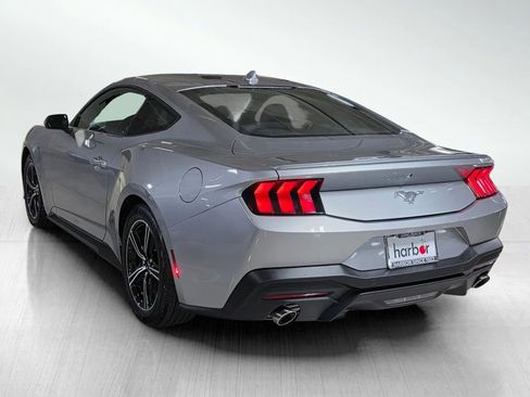 Used 2024 Ford Mustang Premium image 5