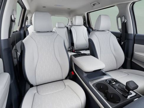New 2026 Kia Carnival EX FWD image 15