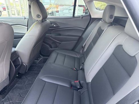 Used 2024 Chevrolet Trax ACTIV w/ Sunroof Package FWD image 23