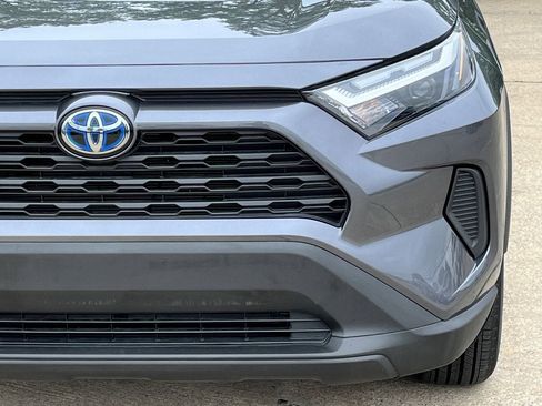 Used 2024 Toyota RAV4 LE AWD/4WD image 8