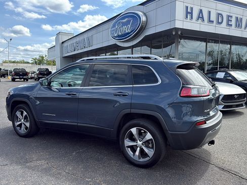 Used 2019 Jeep Cherokee Limited AWD/4WD image 8