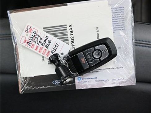 Used 2022 Ford Bronco Black Diamond image 10