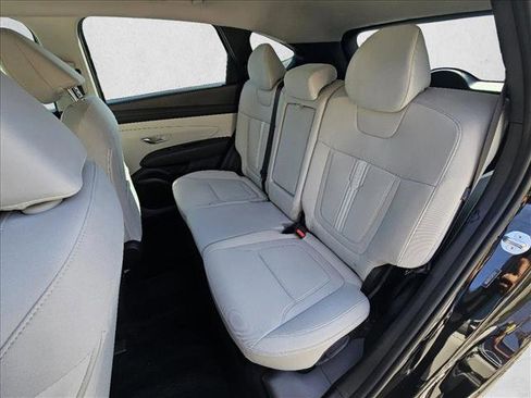 Used 2025 Hyundai Tucson SEL FWD image 15