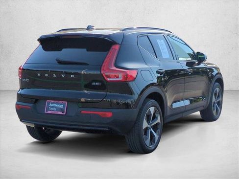 Used 2023 Volvo XC40 B5 Plus w/ Driver Assist Package image 5