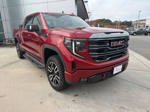 Used 2022 GMC Sierra 1500 AT4 w/ AT4 Premium Package image 1