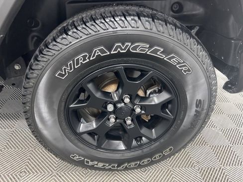 Used 2021 Jeep Wrangler Sport image 8