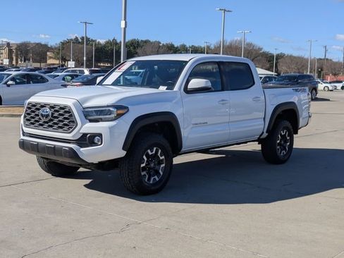 Used 2023 Toyota Tacoma TRD Off-Road image 10