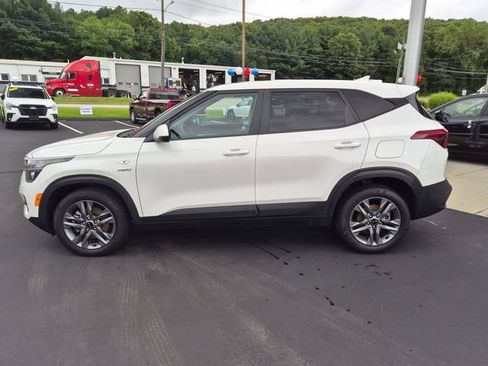 Used 2021 Kia Seltos LX AWD/4WD image 6