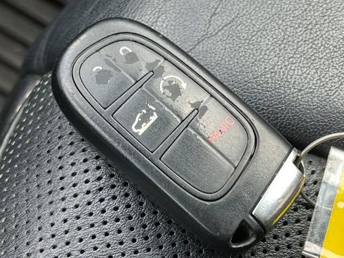 Used 2018 Jeep Cherokee Limited w/ Luxury Group AWD/4WD image 15