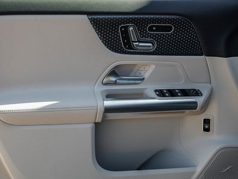 New 2026 Mercedes-Benz GLA 250 image 21