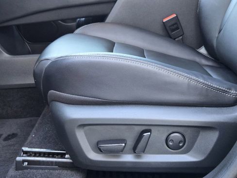 Used 2023 Nissan Rogue SL image 19