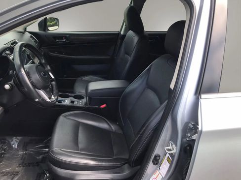 Used 2018 Subaru Outback 2.5i Limited AWD/4WD image 2