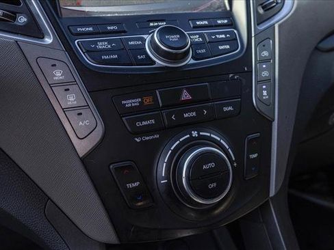 Used 2014 Hyundai Santa Fe GLS image 20