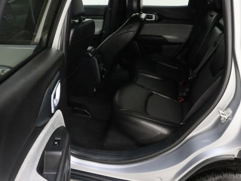 Used 2024 Jeep Compass Latitude image 27