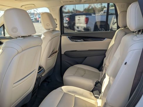 Used 2022 Cadillac XT6 Premium Luxury w/ Technology Package image 30