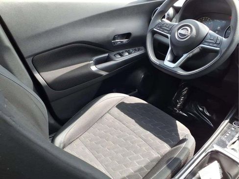 Used 2023 Nissan Kicks SV image 9