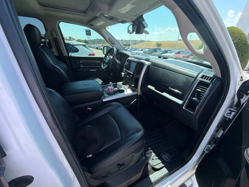 Used 2017 RAM 1500 Laramie w/ Convenience Group AWD/4WD image 19