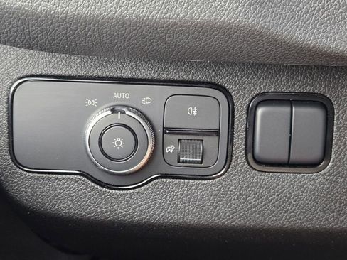 Used 2025 Mercedes-Benz Sprinter 2500 image 28