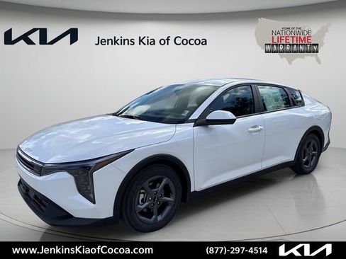 New 2026 Kia K4 FWD image 10
