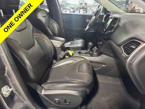 Used 2019 Jeep Cherokee Limited w/ Technology Group AWD/4WD image 30