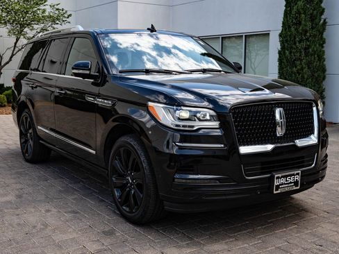 Used 2024 Lincoln Navigator Reserve AWD/4WD image 12