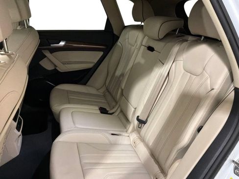 Used 2023 Audi Q5 e Premium w/ Convenience Package AWD/4WD image 16