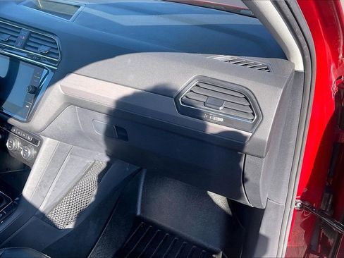 Used 2019 Volkswagen Tiguan SE w/ Panoramic Sunroof Package image 29