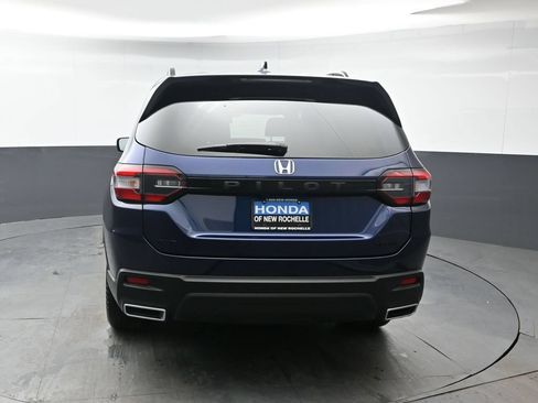 Used 2023 Honda Pilot Sport image 5