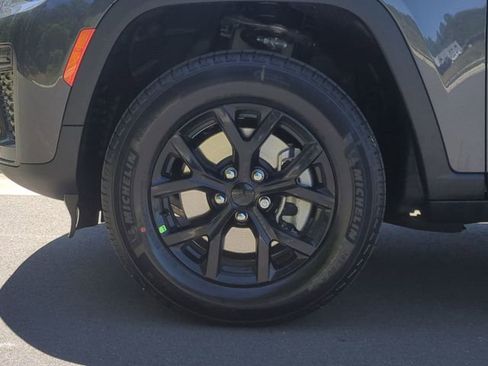 New 2026 Jeep Grand Cherokee L 4WD image 19