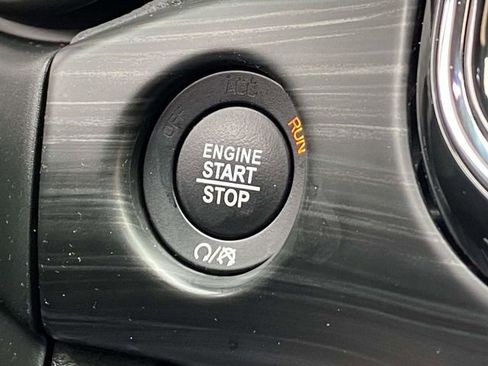 Used 2020 Jeep Grand Cherokee Altitude image 29