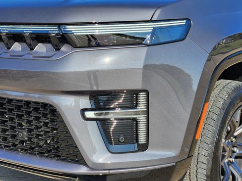 New 2026 Jeep Grand Wagoneer Limited AWD/4WD image 10