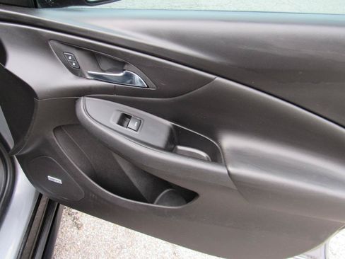 Used 2018 Chevrolet Volt Premier w/ Driver Confidence Package FWD image 33