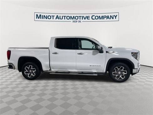 Used 2023 GMC Sierra 1500 SLT image 9