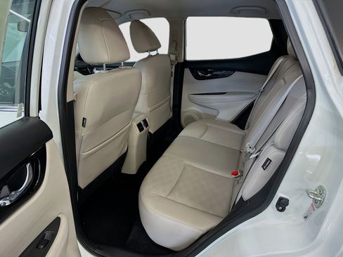 Used 2021 Nissan Rogue Sport SV w/ Technology Package image 28