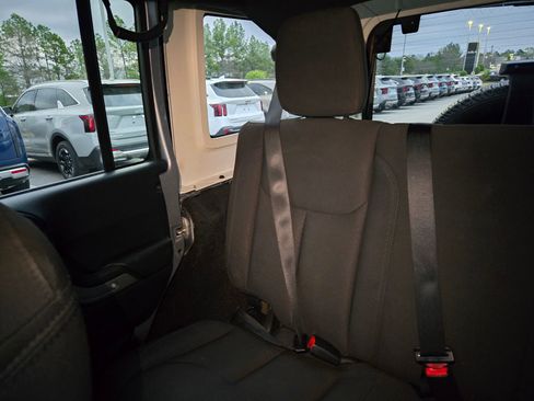 Used 2016 Jeep Wrangler Unlimited Sport w/ Quick Order Package 24S image 12