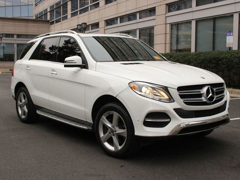 Used 2019 Mercedes-Benz GLE 400 4MATIC w/ Premium 1 Package image 1