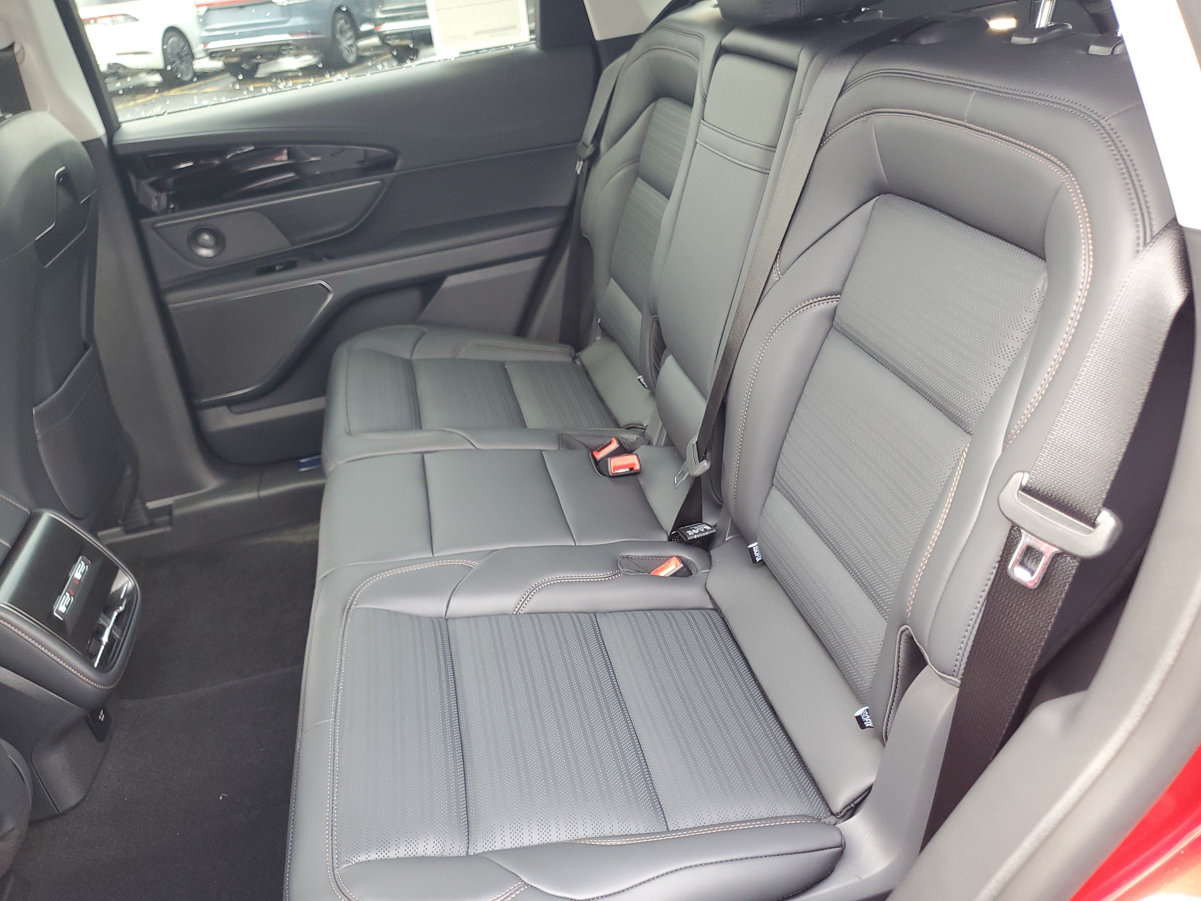 New 2026 Lincoln Nautilus Reserve w/ Jet Appearance Package AWD/4WD image 32