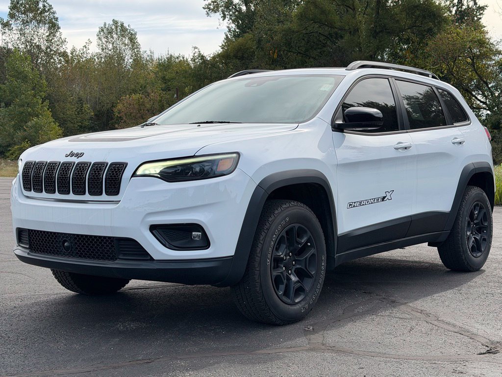 Used 2022 Jeep Cherokee Latitude w/ Sun & Sound Group AWD/4WD image 3
