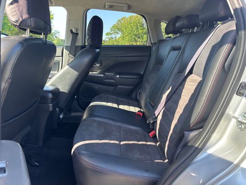 Used 2018 Mitsubishi Outlander Sport SE FWD image 13
